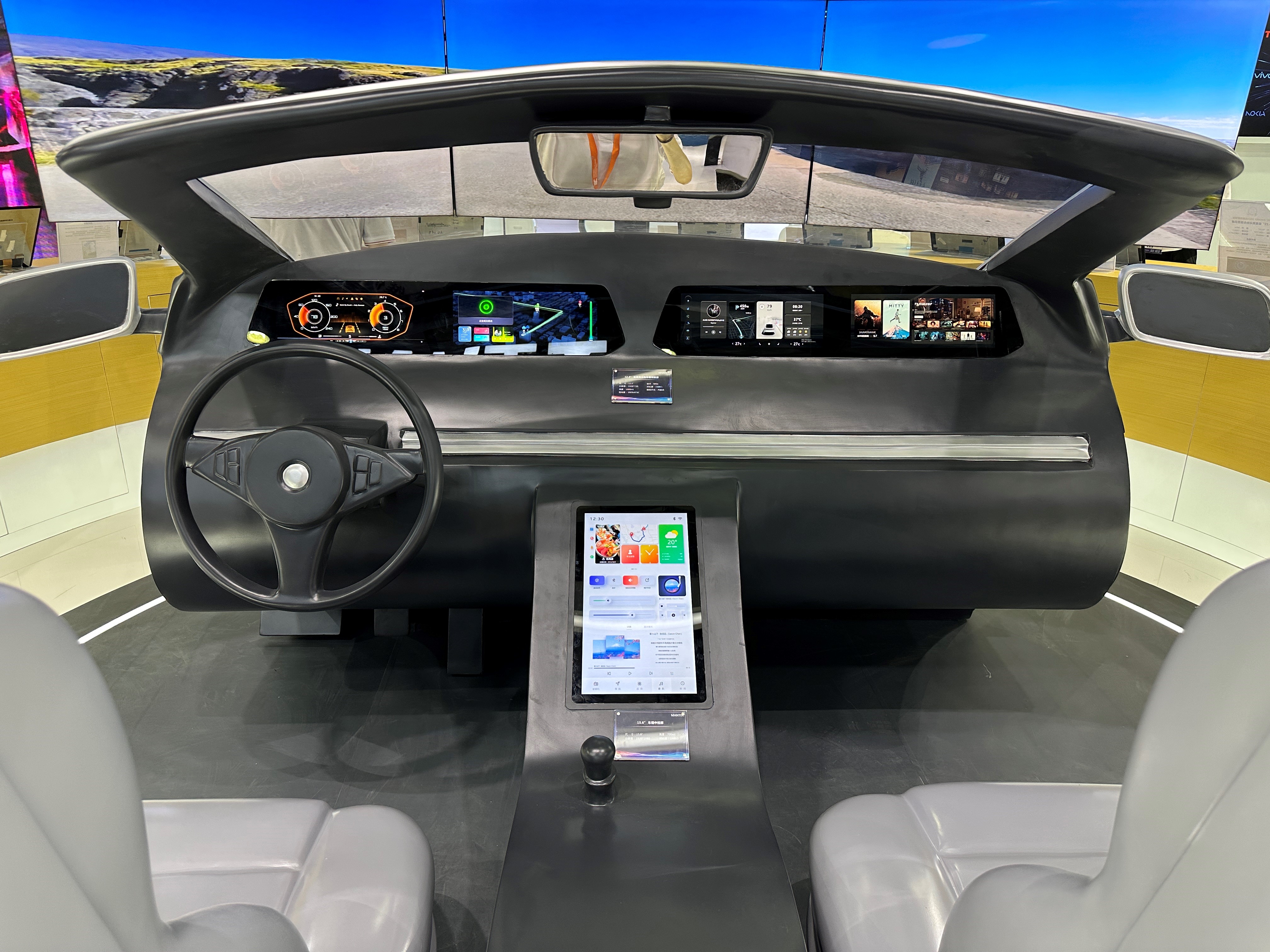 华佳彩携全国首创金属氧化物Mini-LED车载屏亮相2023上海DIC显示展